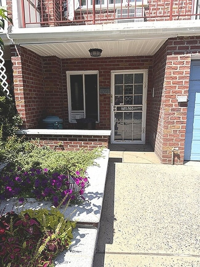 Photo - 71-25 58th Rd