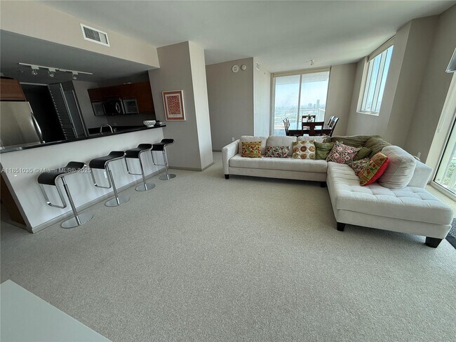 Photo - 253 NE 2nd St Unidad 3009