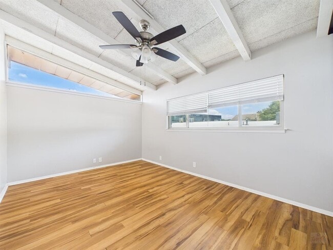 Building Photo - 2404 Longview St Unit 206 Rental