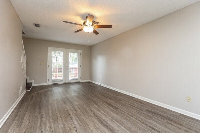 Photo - 495 Forest Ridge Dr