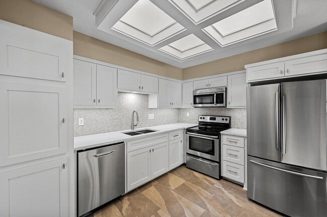 Photo - 3100 Devonshire Dr Unit 209