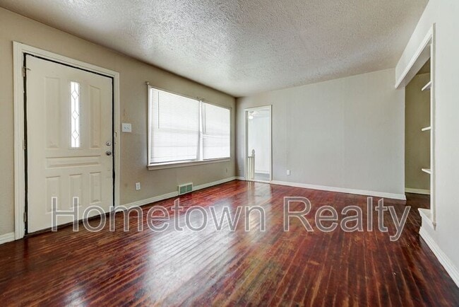 Photo - 3513 Springlake Dr