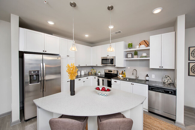 Building Photo - Linq at North Springs Rental