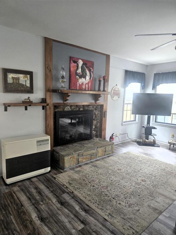 Photo - 162 Black Pine Rd