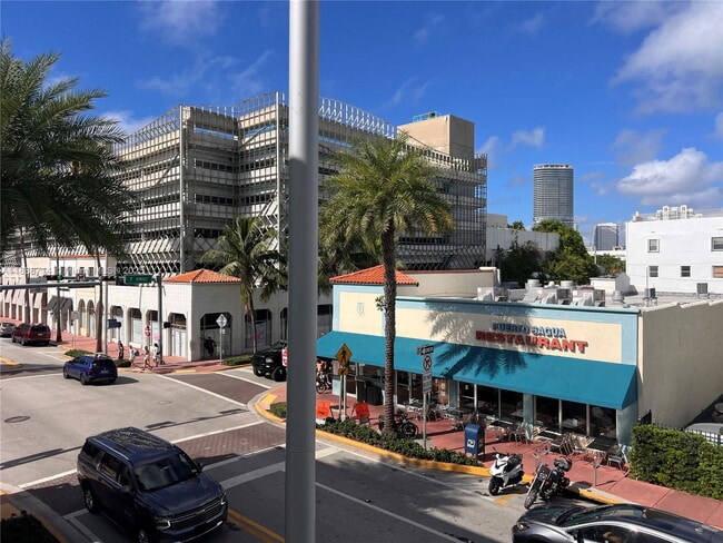 Building Photo - 713 Collins Ave Unit 31