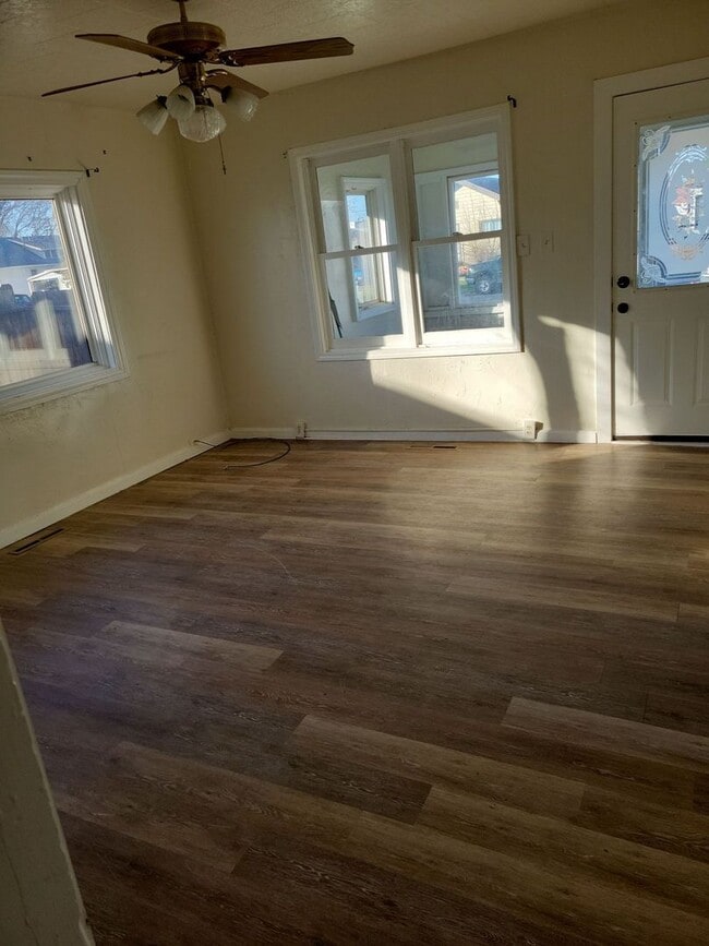 Photo - 636 3rd Ave W Unit 636