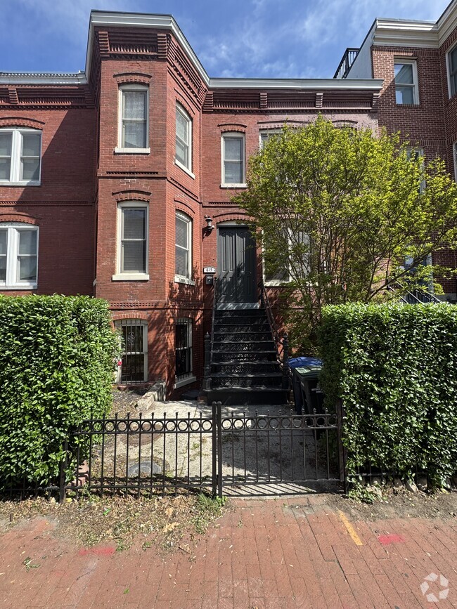 Front of House - 815 T St NW Unit A Rental