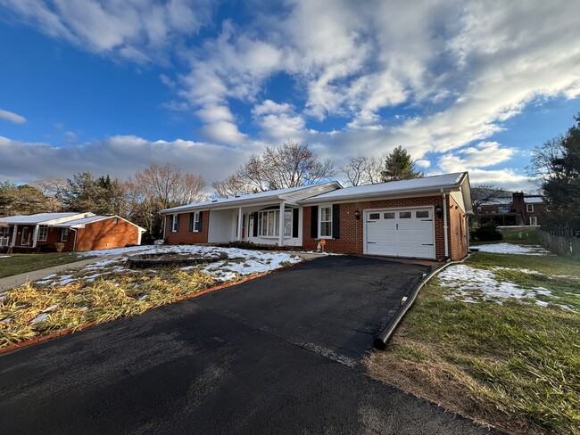 Photo - 136 Grimes St