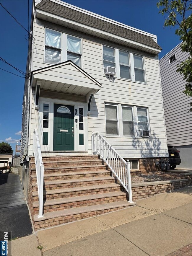 Building Photo - 98 Arlington Blvd Rental