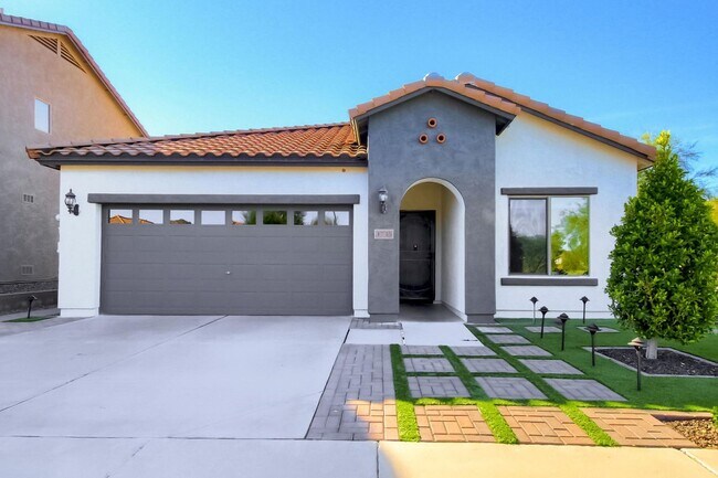 Three Bedroom House in Phoenix - Three Bedroom House in Phoenix
