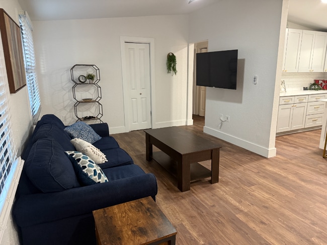 Photo - 3000 Karen Ave