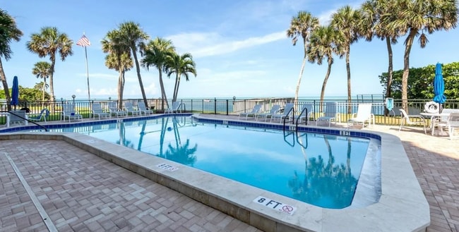 Swimming pool - 4822 Ocean Blvd Unit 2D