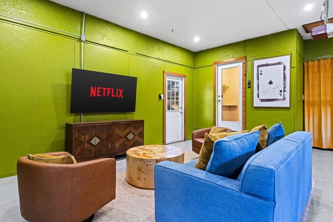 Photo - 326 Whisper Wood Ln Unit SI ID1436145P