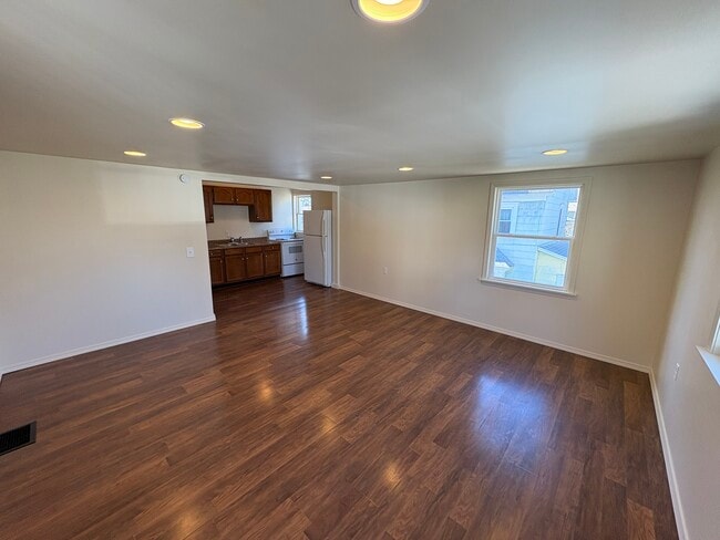 Building Photo - 307 Gilmore Ave Unit 307 B Gilmore