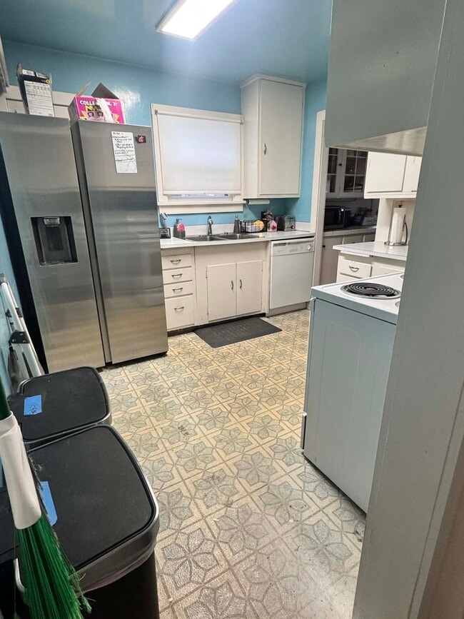 Photo - 1005 NE Duncan Ln