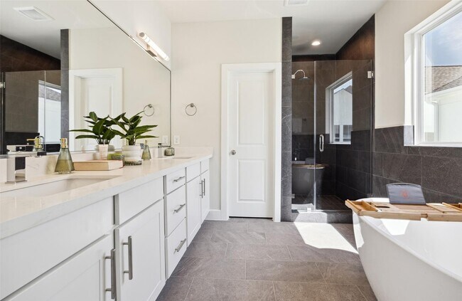 Photo - 137 Eastwood St