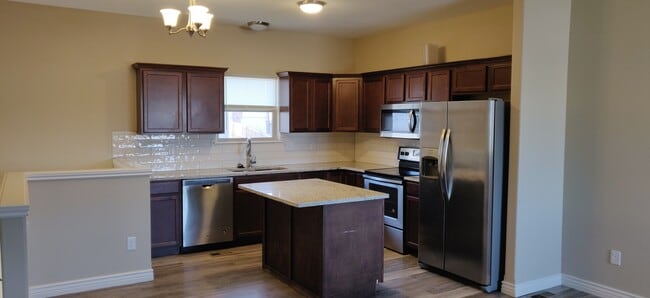 Kitchen - 2439 E Quivira St