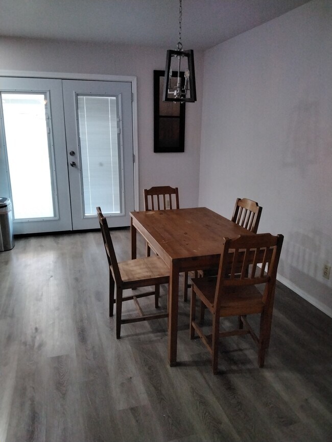 Dining area - 3253 W Country Gables Dr Casa