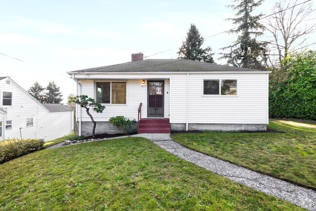 Building Photo - Updated 3 Bedroom Northgate Home with Atta...
