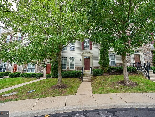 Front Entry - 1904 Northridge Dr Townhome