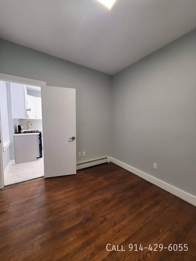 Photo - 114 S 6th Ave