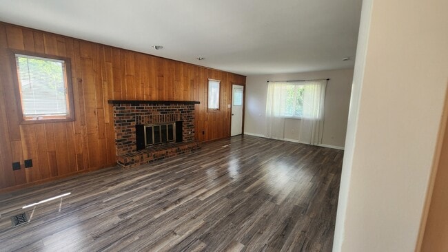 Photo - 229 Hickory St