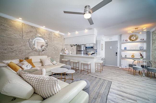 Building Photo - 910 Duncan Ln Unit ID1385483P