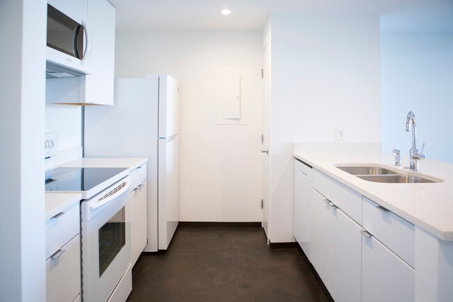 Photo - 4100-4112 Commerce