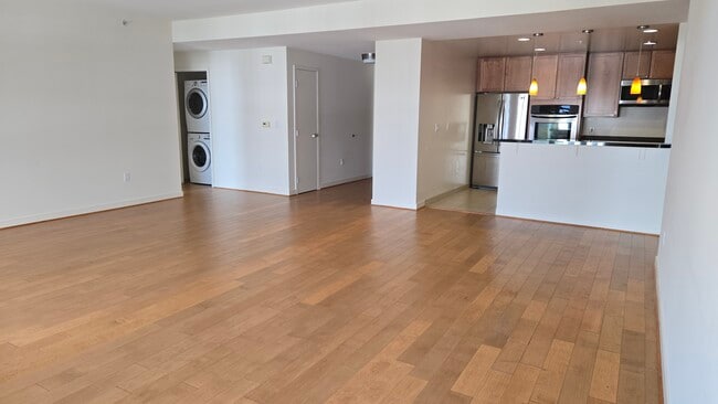 Spacious living room with over 600 sft of entertainment space! - 175 W Saint James St Unit 1309