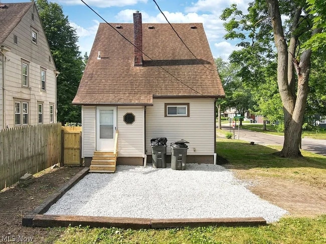 Photo - 411 Lindenwood Ave