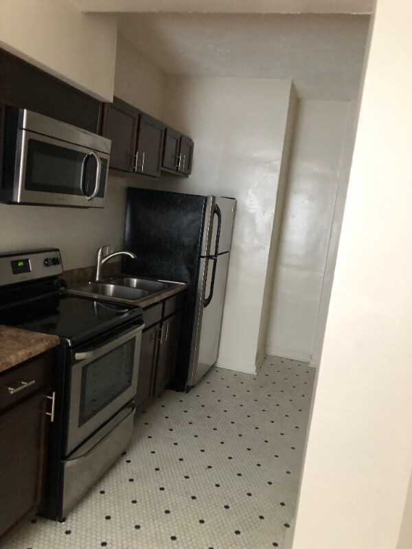 Photo - 1 W 28th St Unidad 101