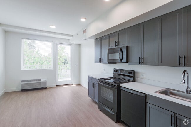 1BR, 1BA - 543SF - Living Room