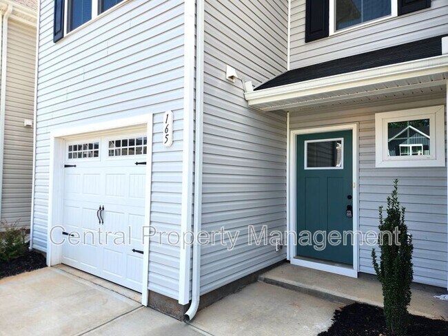Photo - 165 Sarnesfield Wy