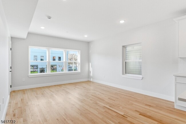 Photo - 34 Elizabeth Ave