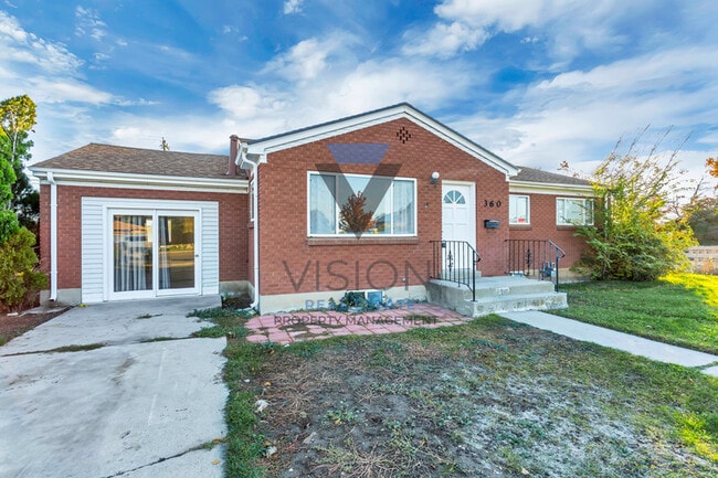 Building Photo - 360 E 400 S