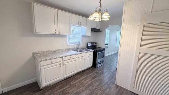 Photo - 608 Ravenswood Dr