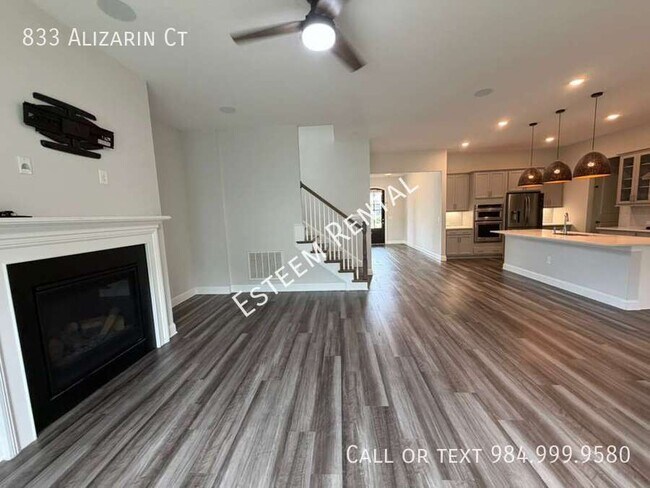 Photo - 833 Alizarin Ct