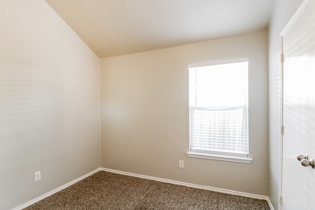 Photo - 21554 Kings Bend Dr