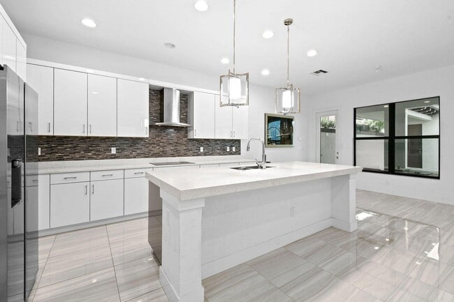 Photo - 1221 Faulkner Ter