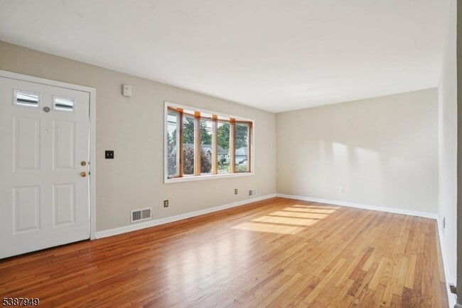 Photo - 10 Donnalin Pl