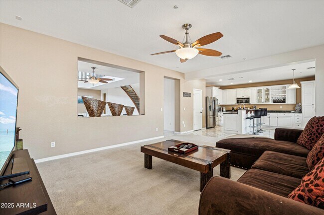 9042 W Pinnacle Vista Dr