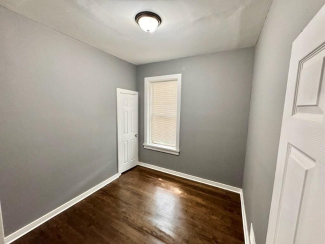 Photo - 7841 S Drexel Ave Unidad 2R