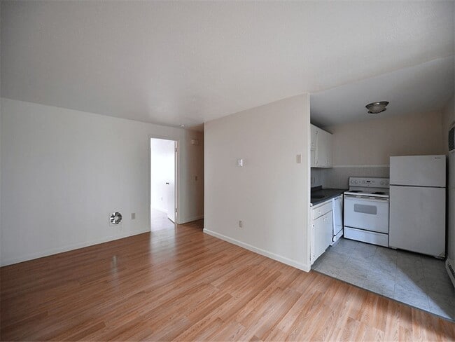 Courtview Square Apartments