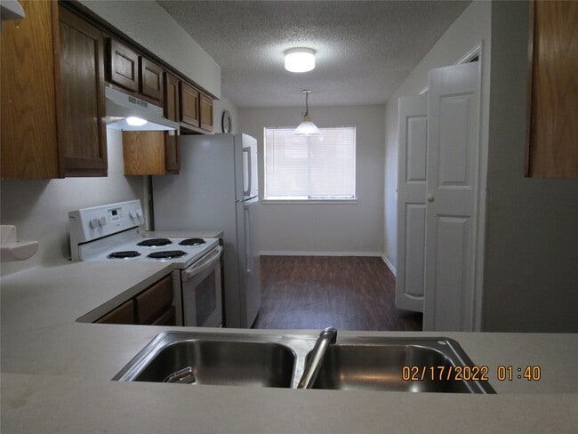 Photo - 15543 Weldon Dr