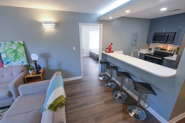 Photo - 1241 University Ct Unidad 002