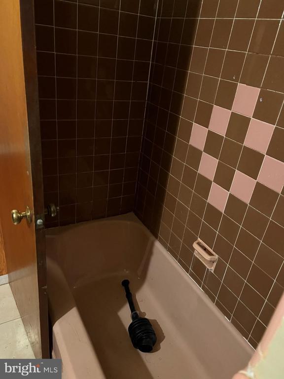 Photo - 936 Brighton St