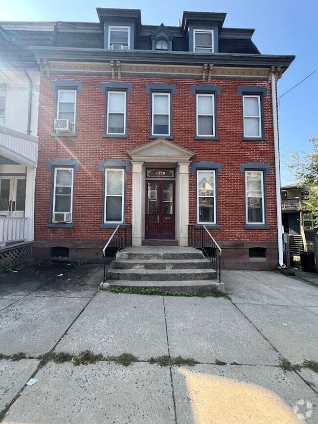 Building Photo - 1338 Mineral Spring Rd Unit Apt #1