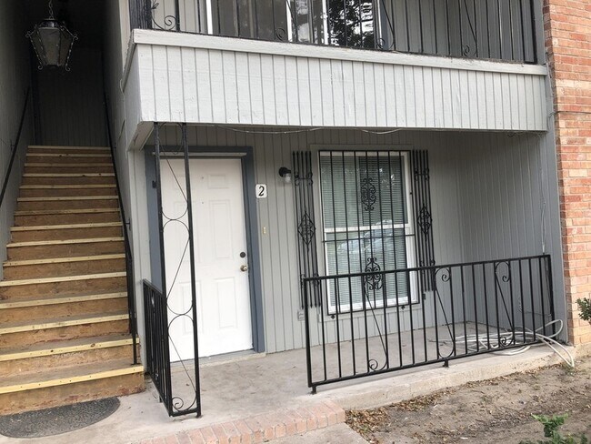 Building Photo - 213 E Upas Ave Rental