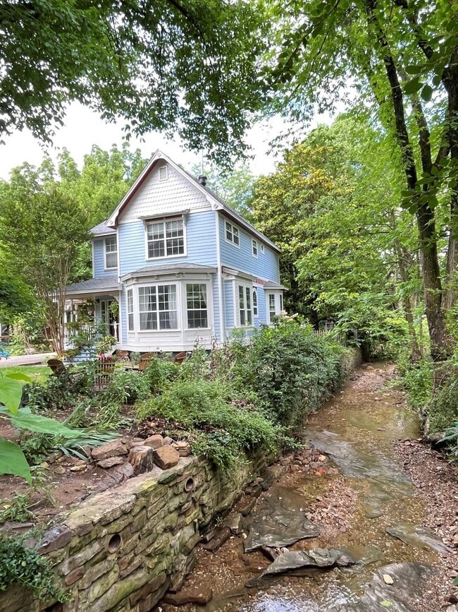HISTORIC DOWNTOWN 3 bedroom 2.5 bath home - HISTORIC DOWNTOWN  3 bedroom 2.5 bath home