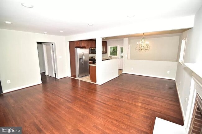 Photo - 6900 Lansdale St